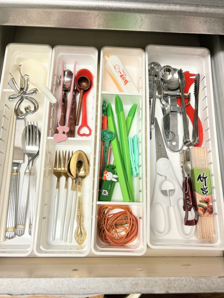 収納　片付け　断捨離　暮らし　主婦　ママ　丁寧　スッキリ　共働き　一人暮らし　フランフラン　ジルスチュワート　食器　オトナ女子　整理収納　鈴木　ゆり　お片づけサロン　NHK 監修　Amazon 楽天　雑貨　youtube