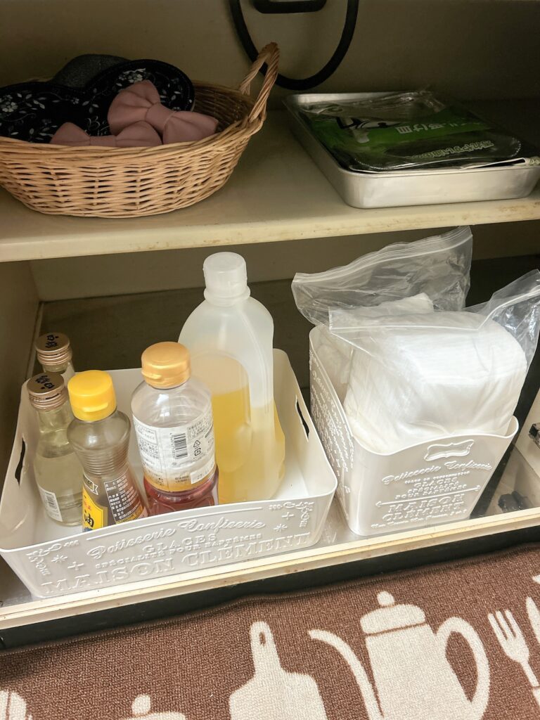 収納　片付け　断捨離　暮らし　主婦　ママ　丁寧　スッキリ　共働き　一人暮らし　フランフラン　ジルスチュワート　食器　オトナ女子　整理収納　鈴木　ゆり　お片づけサロン　NHK 監修　Amazon 楽天　雑貨　youtube