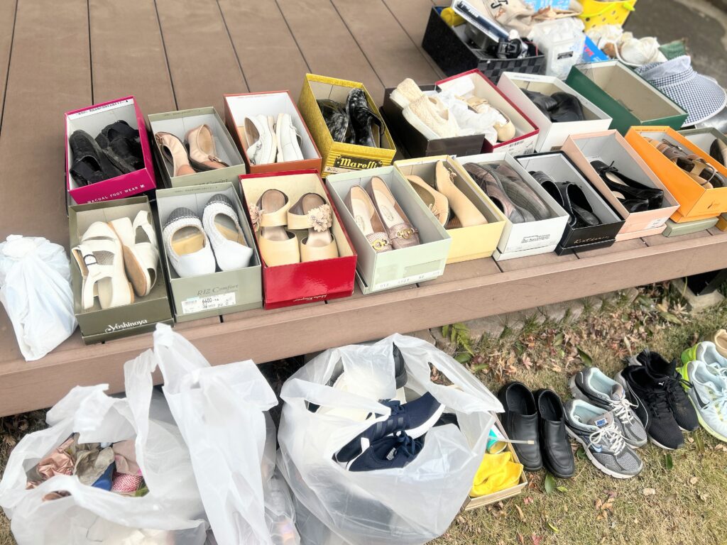 生前整理
pre-decluttering
シニアの断捨離
senior decluttering
高齢者の片付け
decluttering for seniors
親の家の片付け
decluttering parents’ home
実家の整理
family home organization
断捨離
decluttering
ミニマリズム
minimalism
ミニマリストな暮らし
minimalist lifestyle
手放す暮らし
letting go
片付けのコツ
decluttering tips
捨てられない理由
emotional decluttering
片付けの心理
decluttering mindset
安心できる片付け
gentle decluttering
シニアライフ
senior lifestyle
人生を整える
intentional living
整理収納サポート
professional organizing
片付けサポート
decluttering support
ライフオーガナイズ
life organization
玄関整理
entryway organization
pre-decluttering
senior decluttering
decluttering for seniors
gentle decluttering
minimalist lifestyle
professional organizing
intentional living