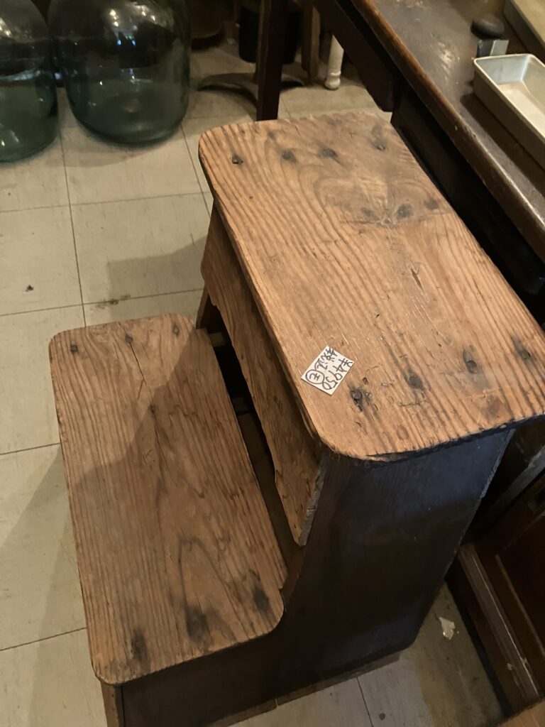 #高円寺
#昭和レトロ
#昭和レトロインテリア
#レトロ家具
#ヴィンテージ家具
#インテリア
#部屋づくり
#整理収納
#片付け
#東京散策
#Koenji
#ShowaRetro
#JapaneseRetro
#JapaneseInterior
#VintageJapaneseFurniture
#VintageInterior
#InteriorInspiration
#JapaneseHome
#Decluttering
#TokyoLife