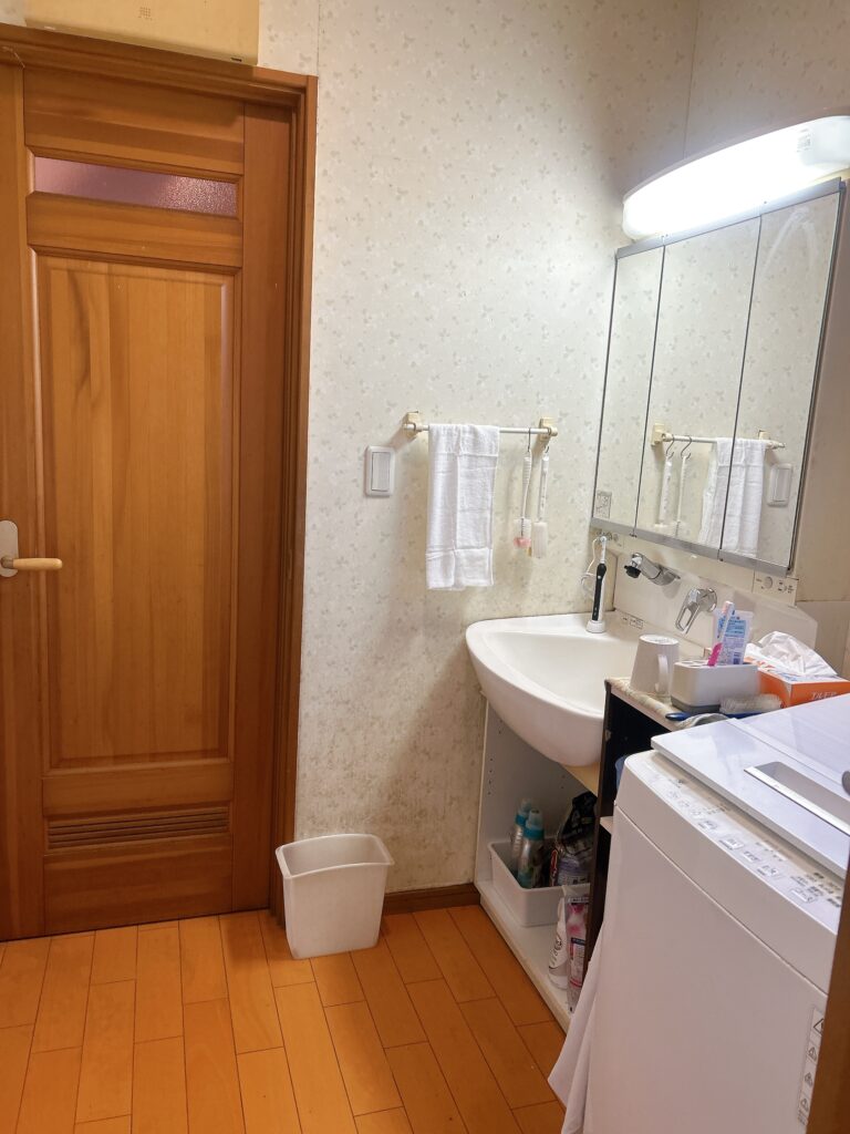 Senior home organization
Decluttering for seniors
Home organization tips
Minimalism for seniors
生活・健康・快適さ
Healthy living
Comfortable living at home
Stress-free home
Life simplification
日本文化・家庭料理
Japanese home cooking
Healthy Japanese meals
Family-friendly Japanese recipes
生前整理 終活
買取 不用品 断捨離 シニア 高齢者